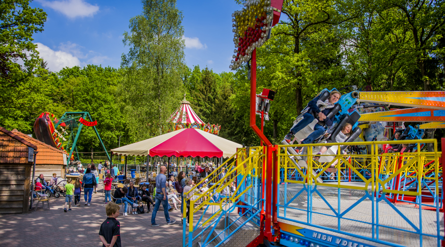 Wow! 65 km/h im XLR8 des Vergnügungsparks Drouwenerzand